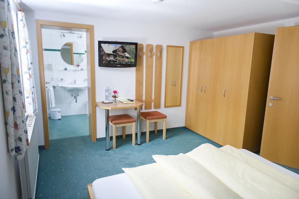 Cafe Pension Zum Jaeger Buchboden Room photo